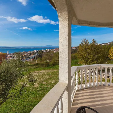 Komfortables Mit Meerblick, Garten, Grillberich Und Parkplatz Crikvenica