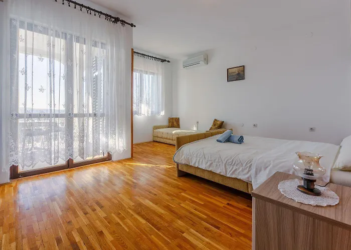 Komfortables Mit Meerblick, Garten, Grillberich Und Parkplatz Apartment Crikvenica